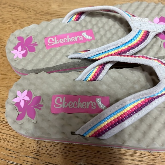 Women’s Skechers Flipflops - Picture 3 of 5